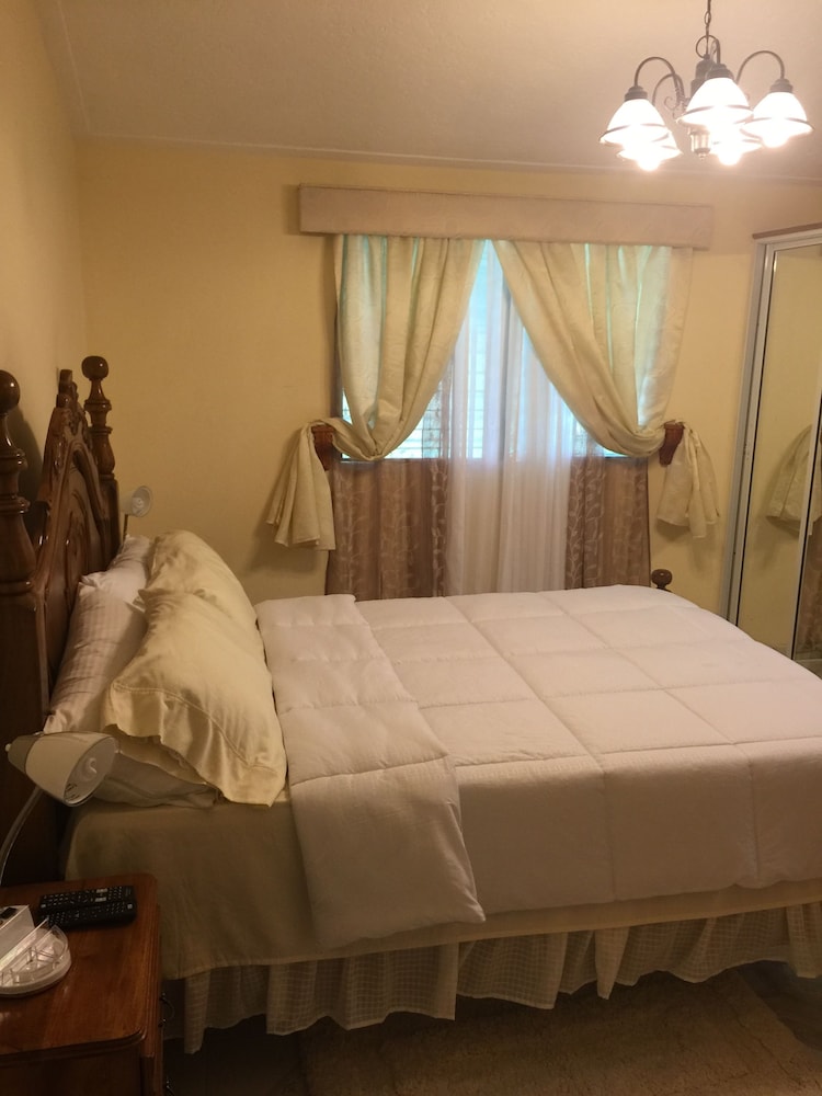 Pc Entreprises Guest House 20/50