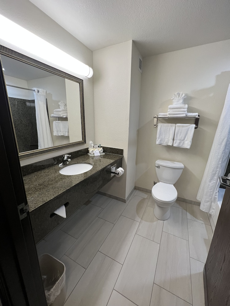 Holiday Inn Express Hotel And Suites Omaha I 80 21/53