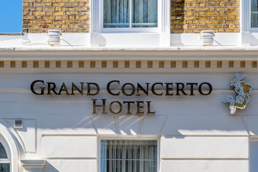 Castleton Hotel 2/61