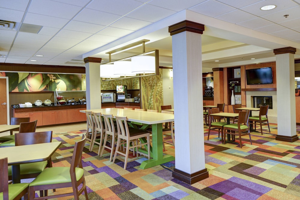 Fairfield Inn And Suites By Marriott Warner Robins 27/31