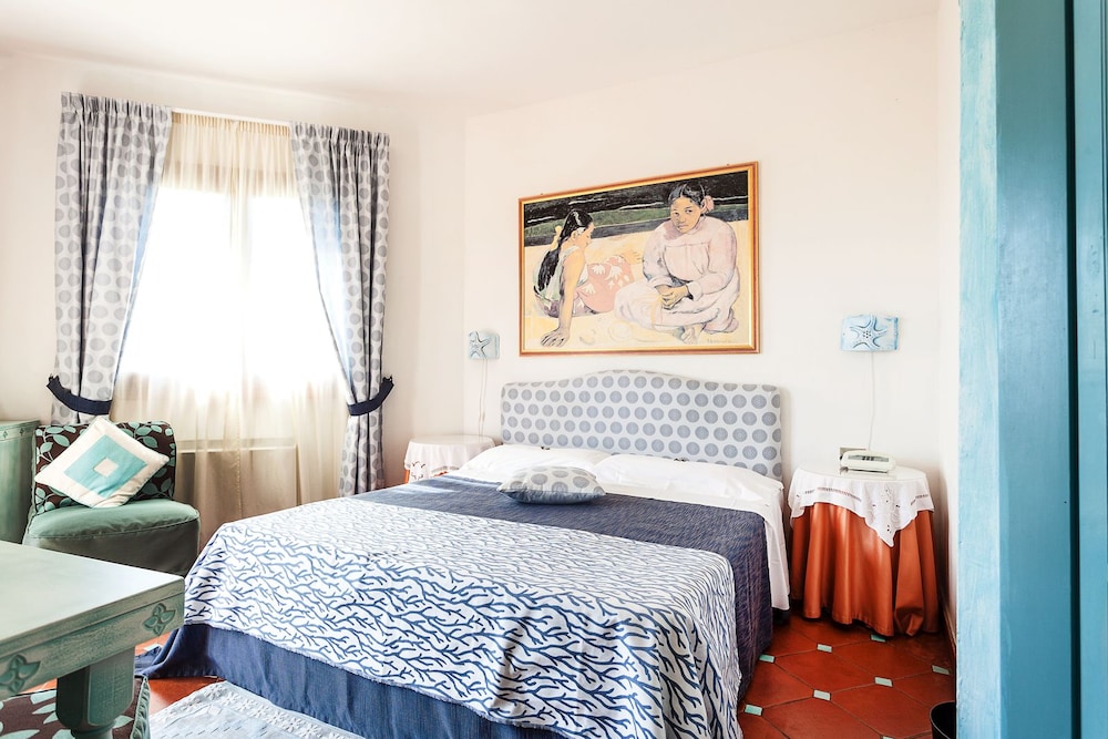 Stefania Hotel 37/87