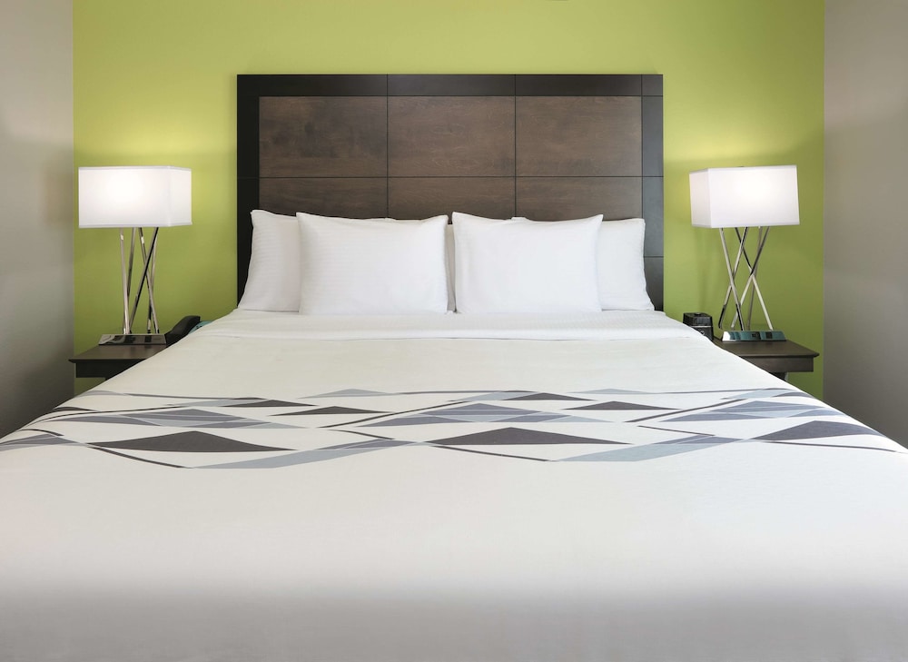 La Quinta Inn & Suites by Wyndham Tyler South 11/46
