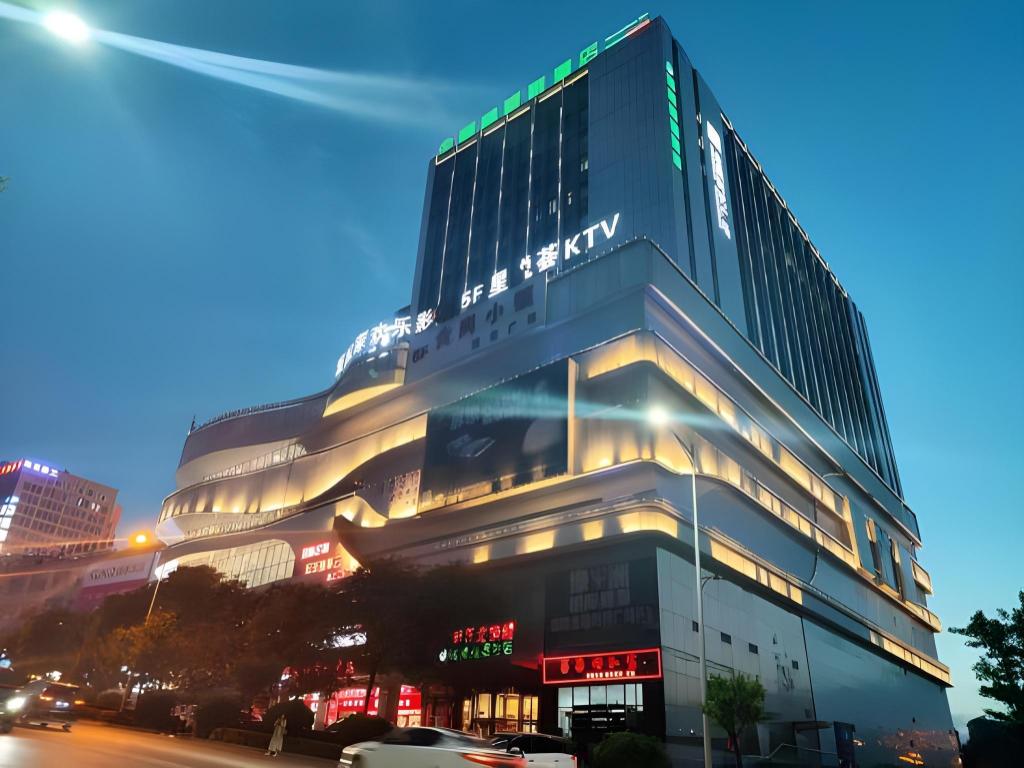 GreenTree Inn Pingliang Jinding Times Square 3/23