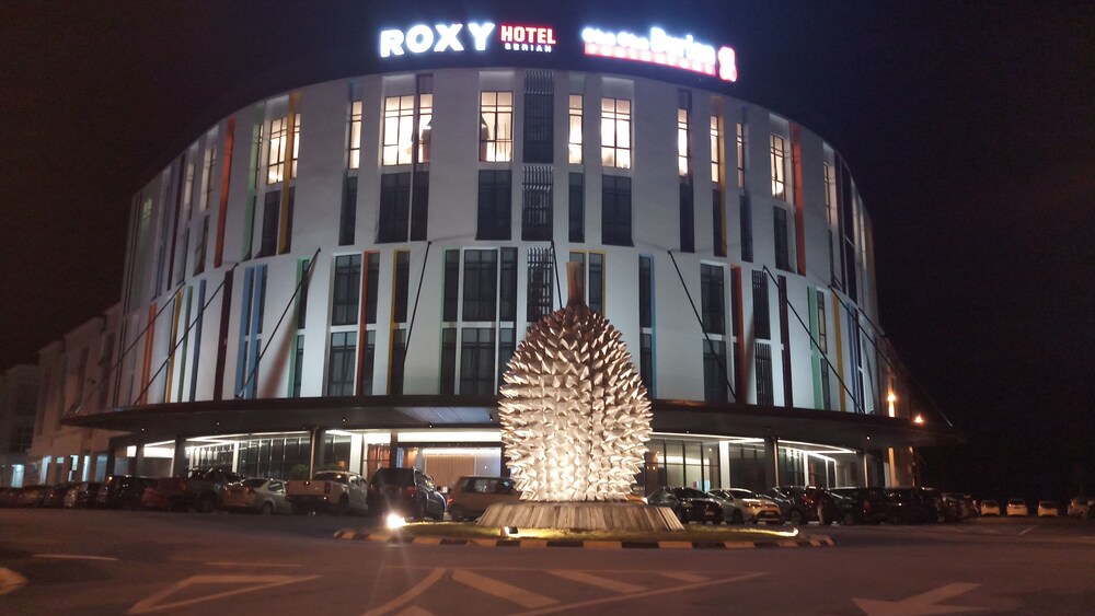 Roxy Hotel Serian 2/40