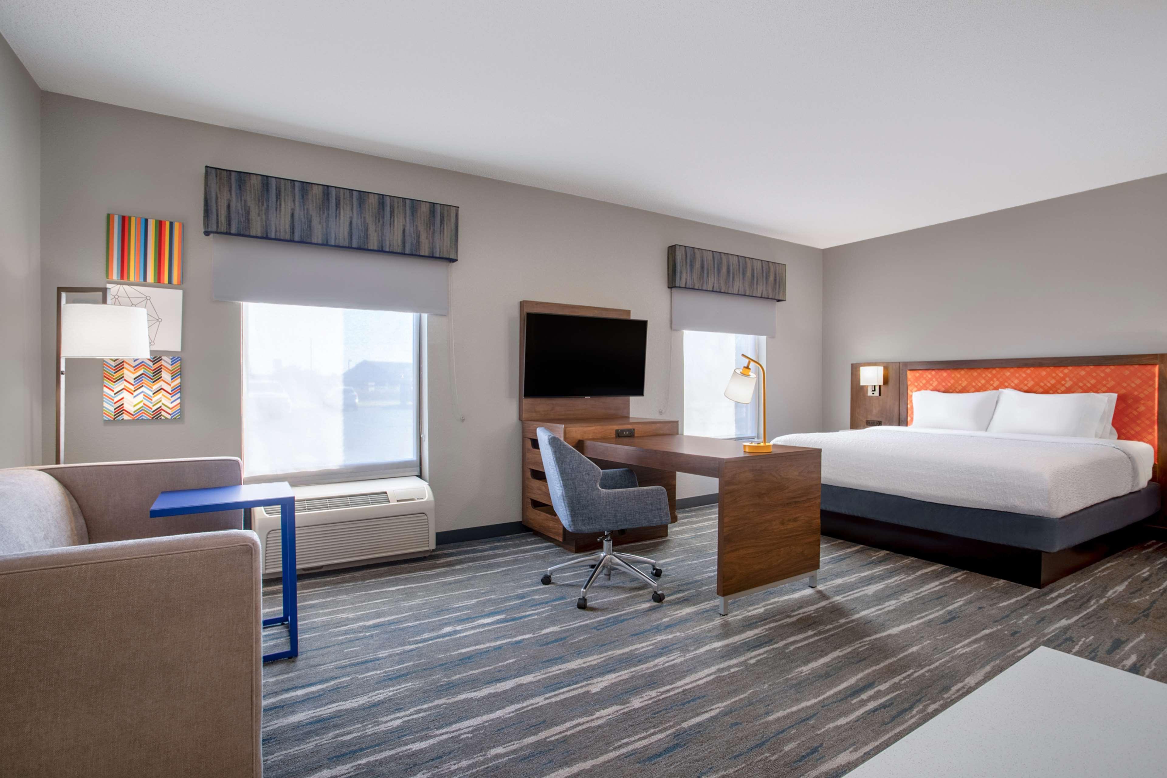 Studio, King Bed, Sofa, Accessible