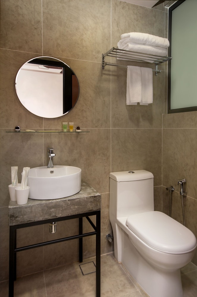 Hotel Twenty 8B 7/40