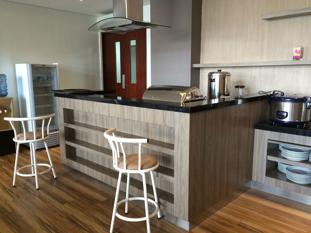 Hotel 88 ITC Fatmawati 34/42