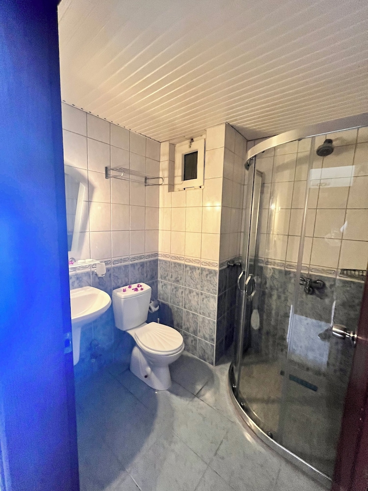 Imeros Hotel 25/25