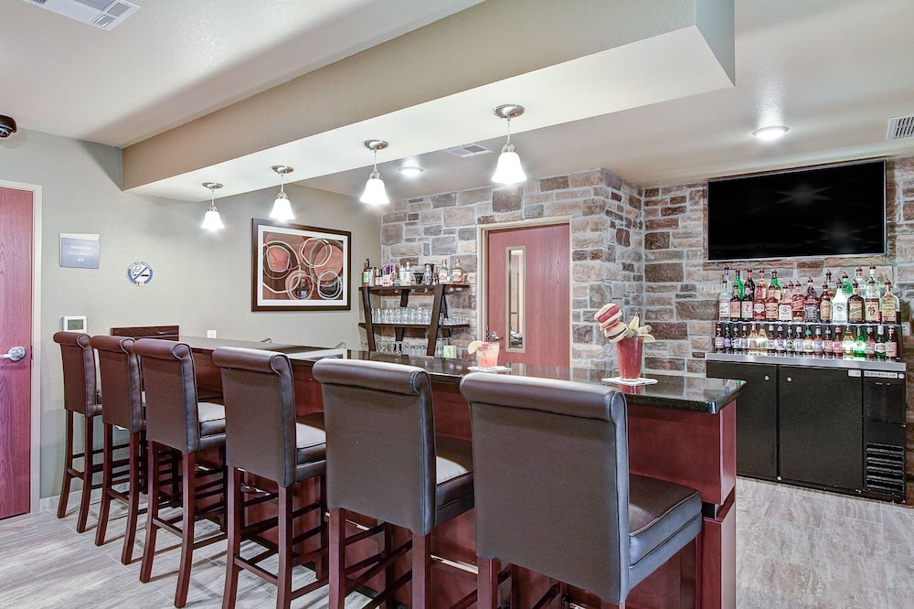 Cobblestone Hotel & Suites - Pulaski 49/62