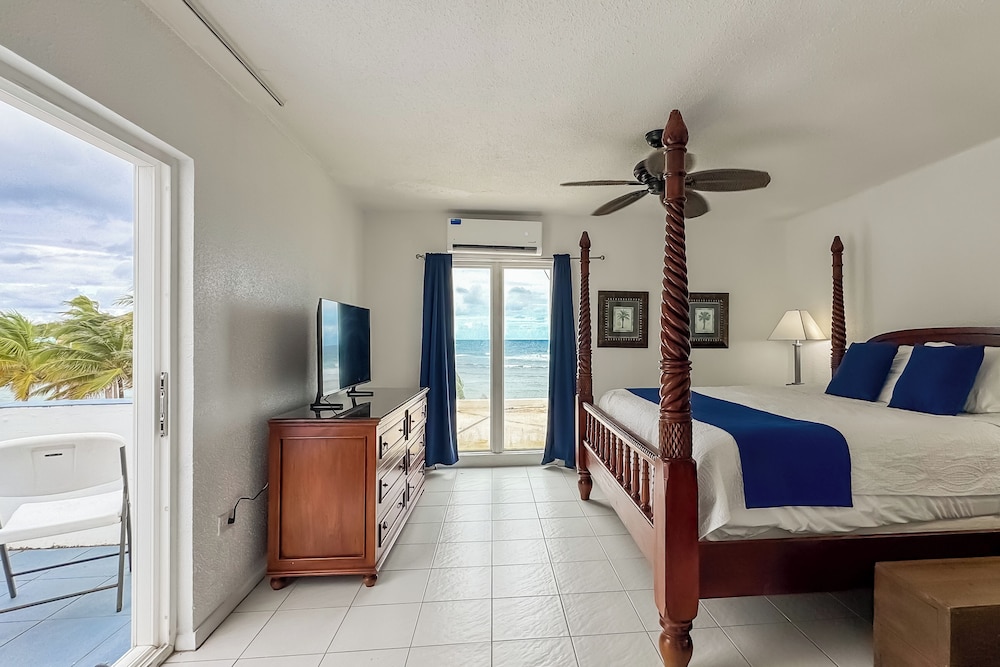 Deluxe, Suite, King Bed, Ocean Front، THE PALMS AT PELICAN COVE 6/9