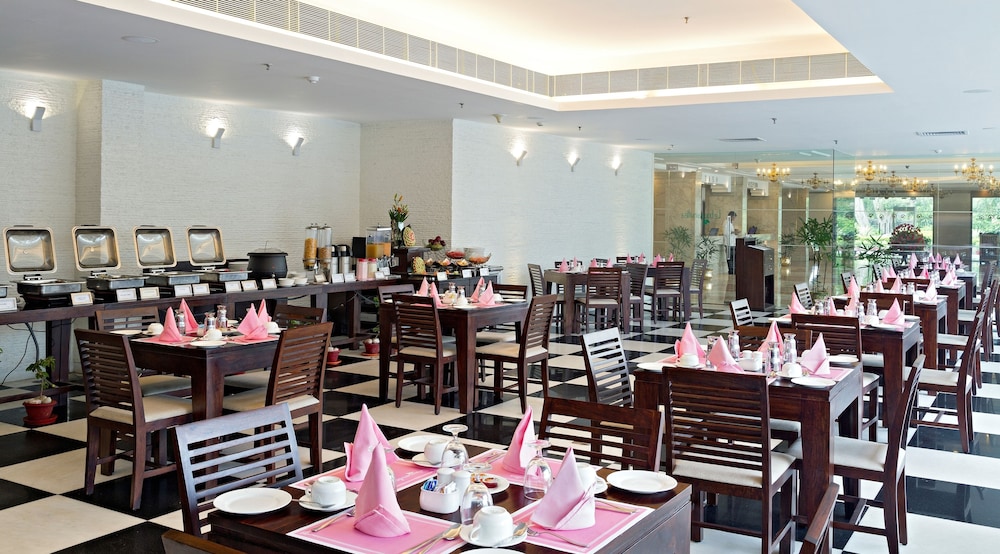 Clarks Avadh, Lucknow 37/49