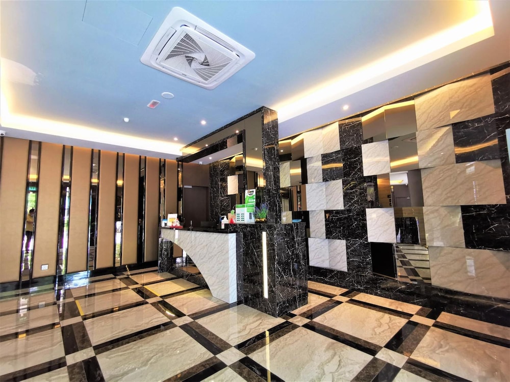 Prestigo Hotel 7/53