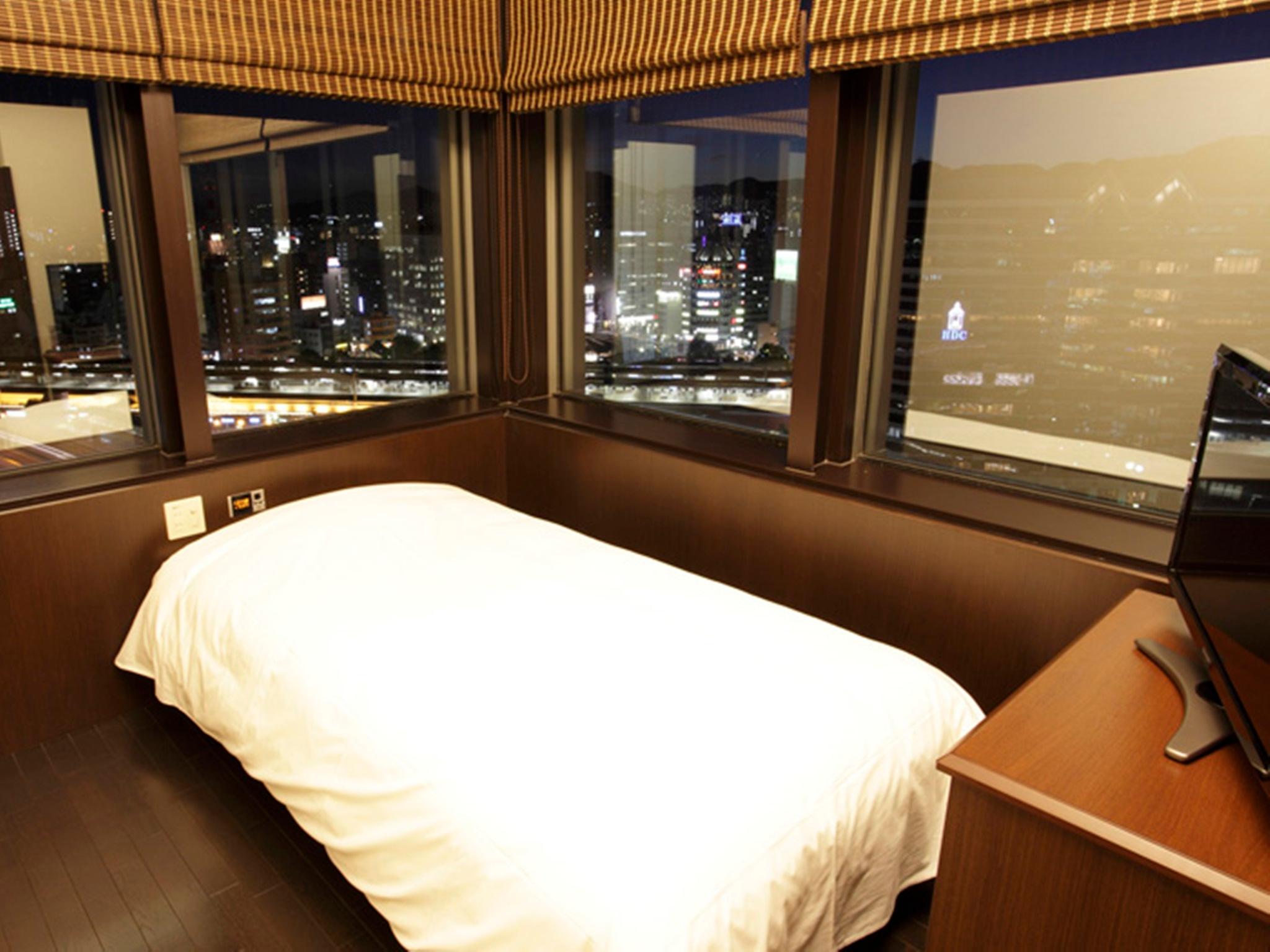 KOBE HARBORLAND ONSEN MANYO-CLUB 10/30