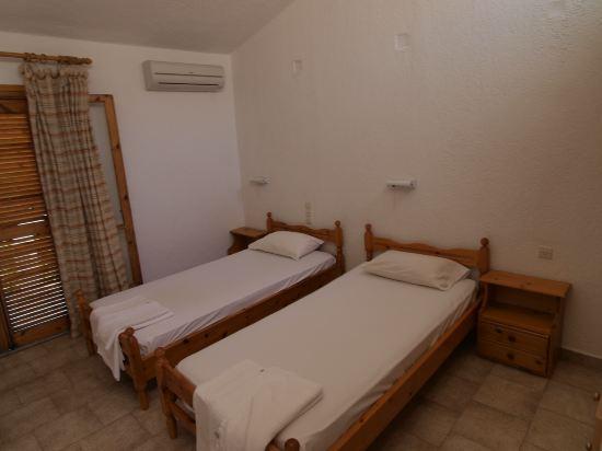 Room at Tasmania Village, AGIOS NIKOLAOS