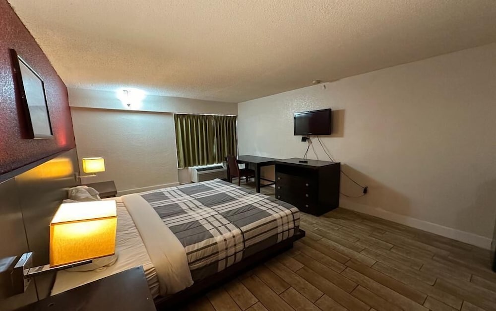 River Valley Inn and Suites 11/42