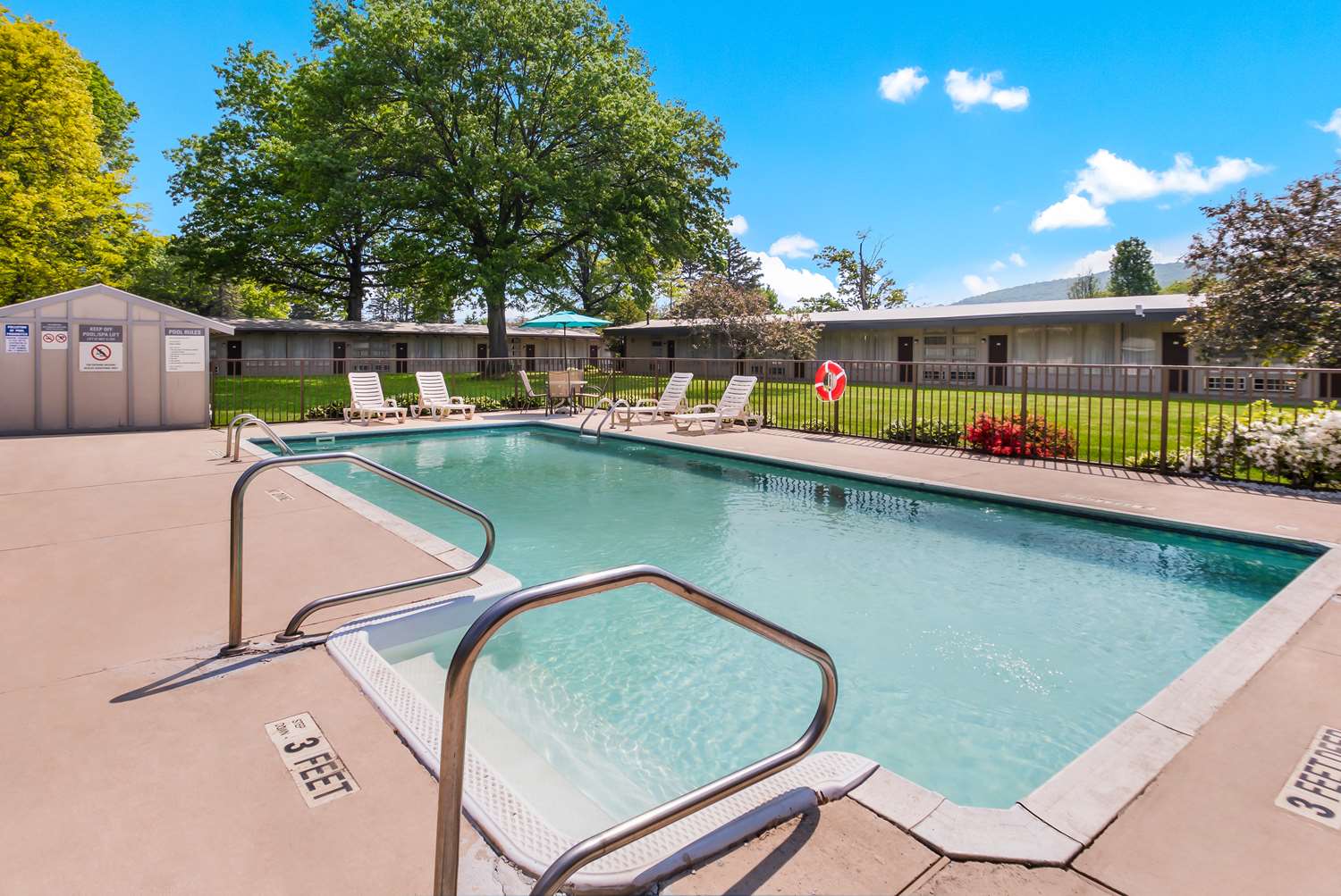 Americas Best Value Inn-Painted Post 6/11