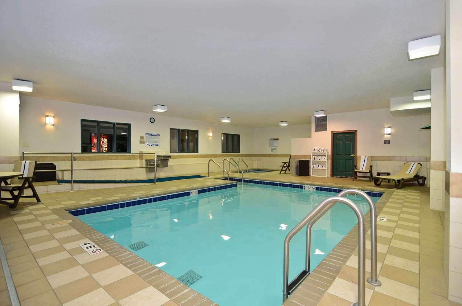 Country Inn and Suites by Radisson Stevens Point WI 3/21
