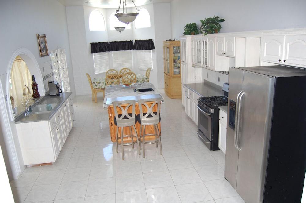 Celebrity Villa Jamaica 42/50