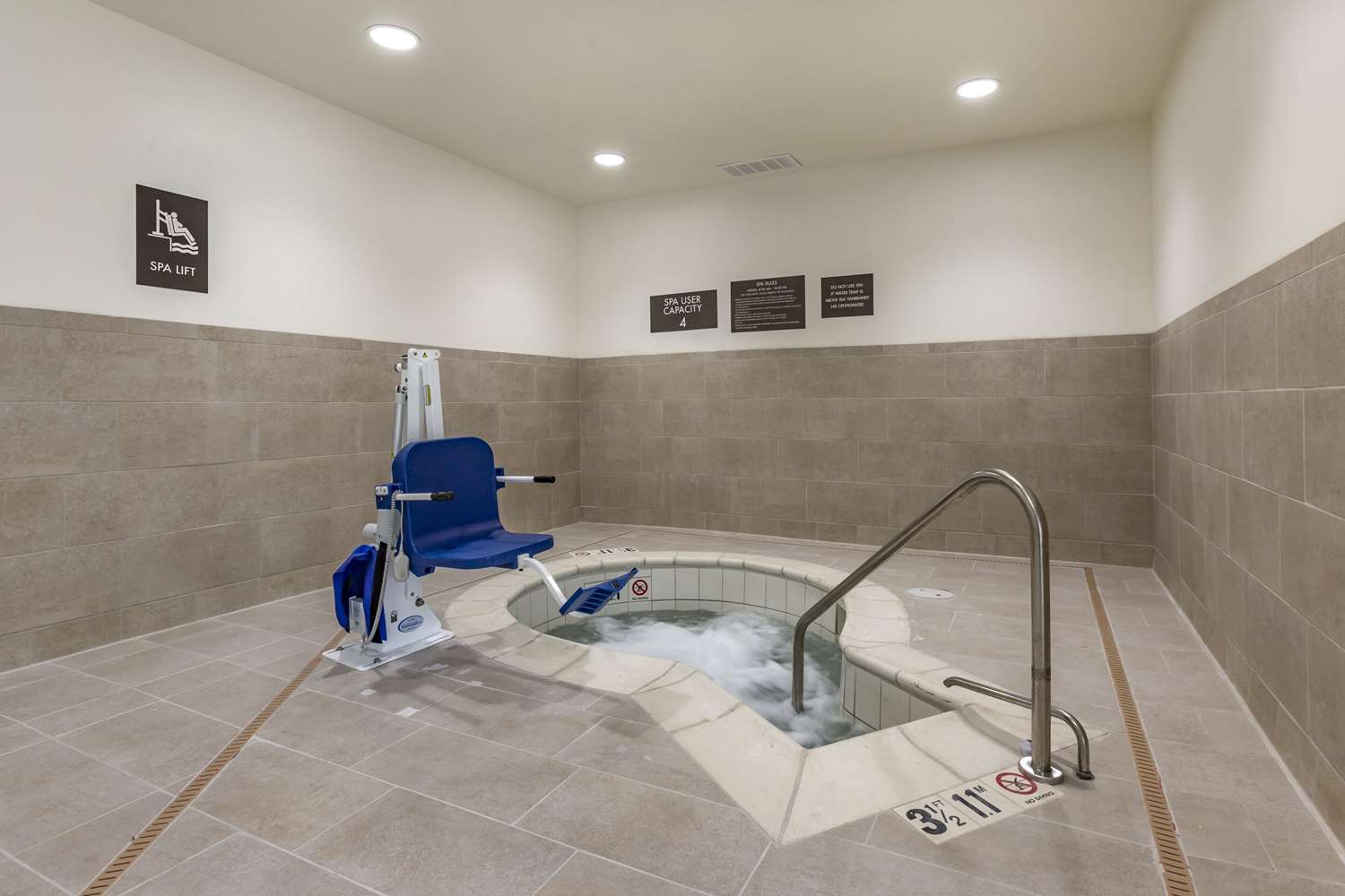 Comfort Suites Albuquerque Airport 15/34