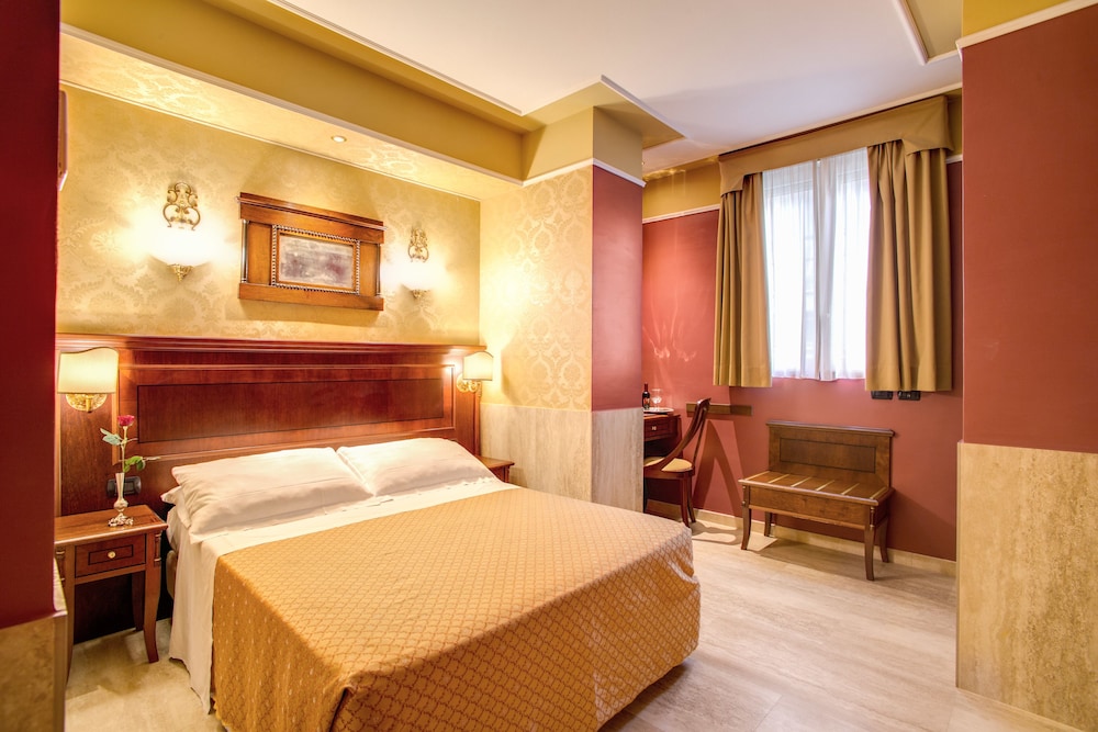 Aurelius Art Gallery Hotel 7/54