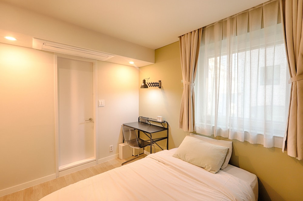 Upflo Hostel 34/60