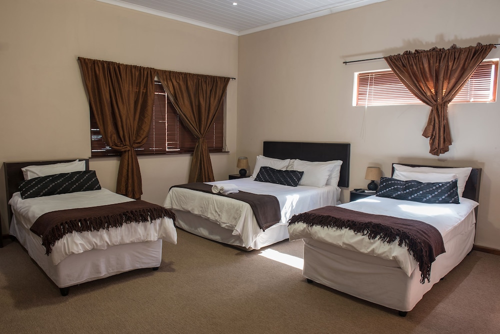 Room, Queen and Twin Beds