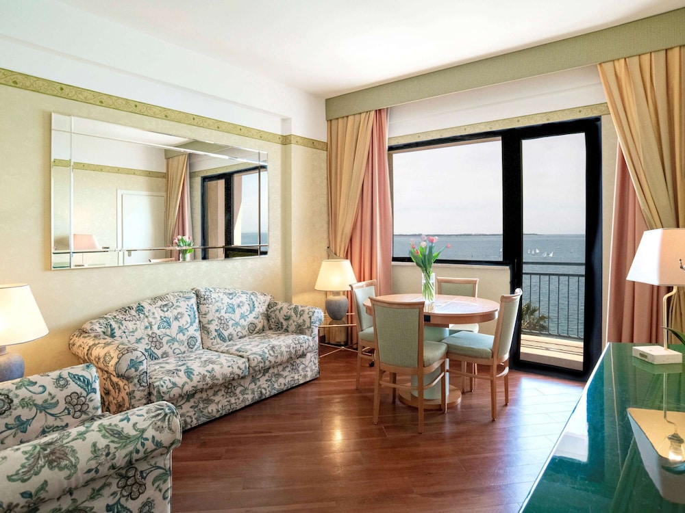 Hotel Delfino Taranto 42/74
