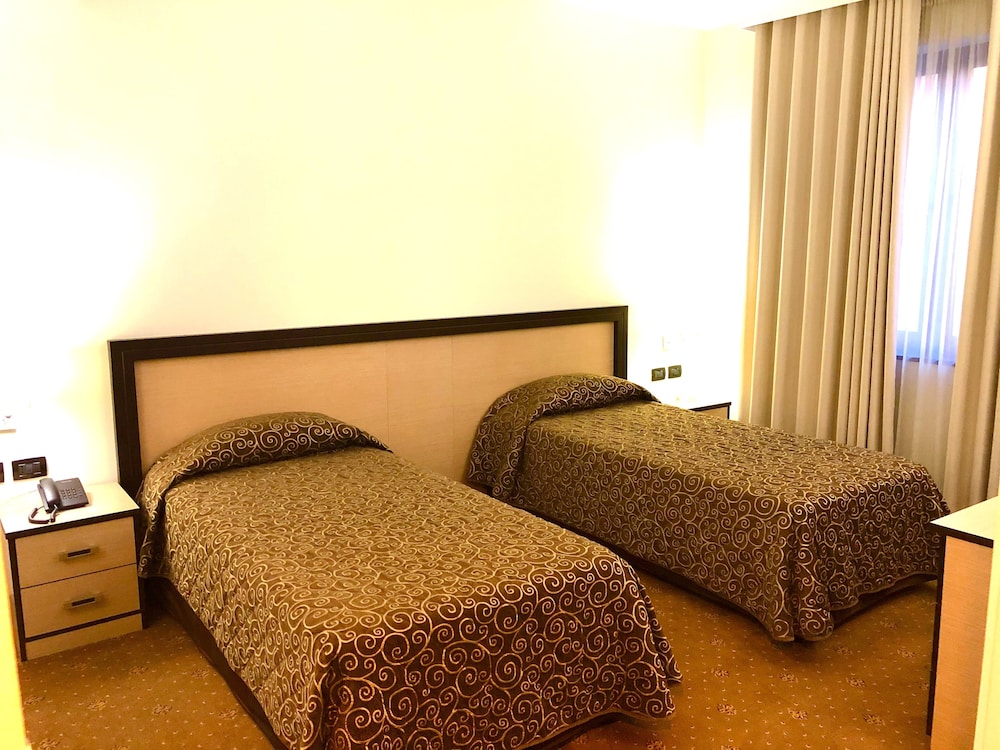 Fieri Hotel 34/77