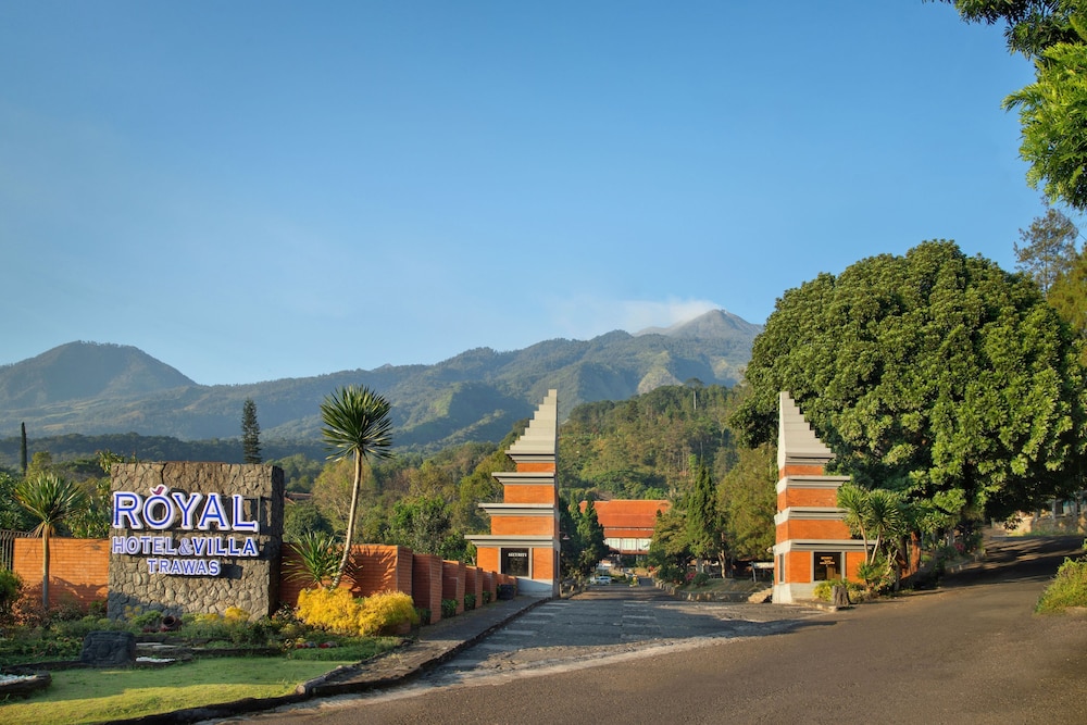 Royal Trawas Hotel & Cottages 50/55