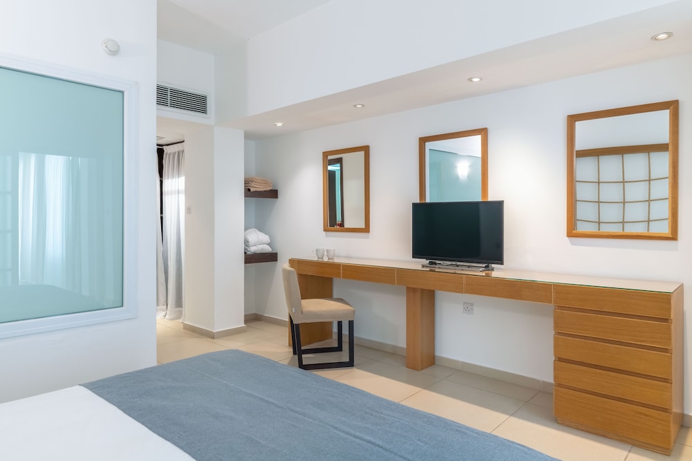 Napa Mermaid Hotel Suites 8/90