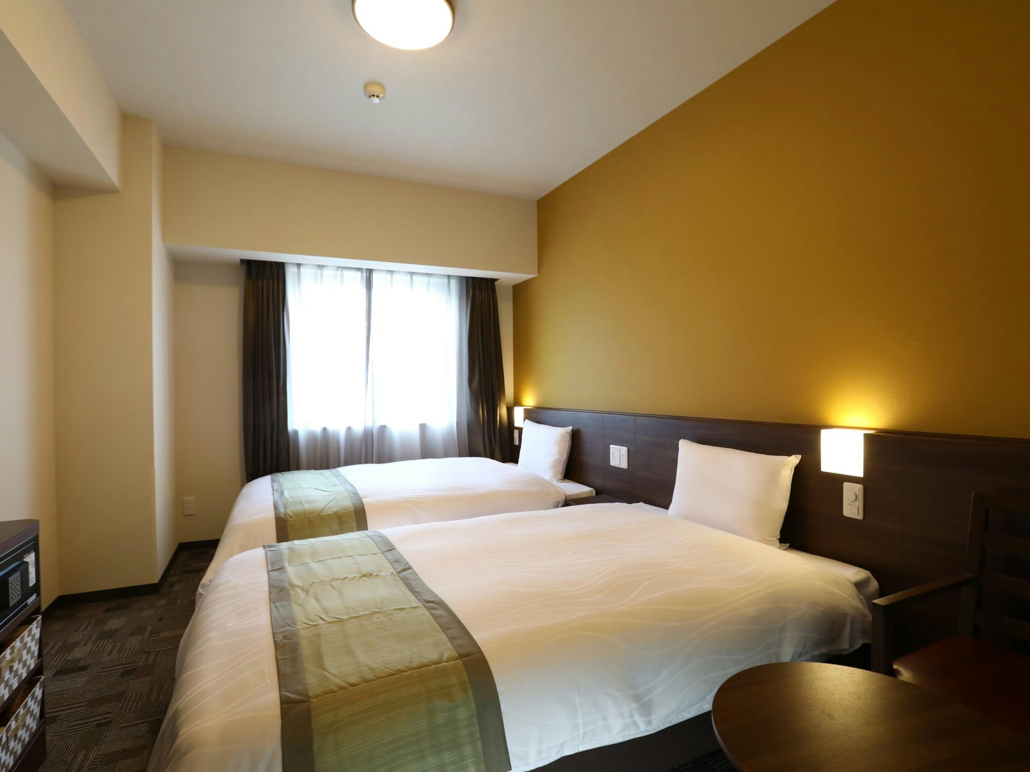 Superior, Twin Beds