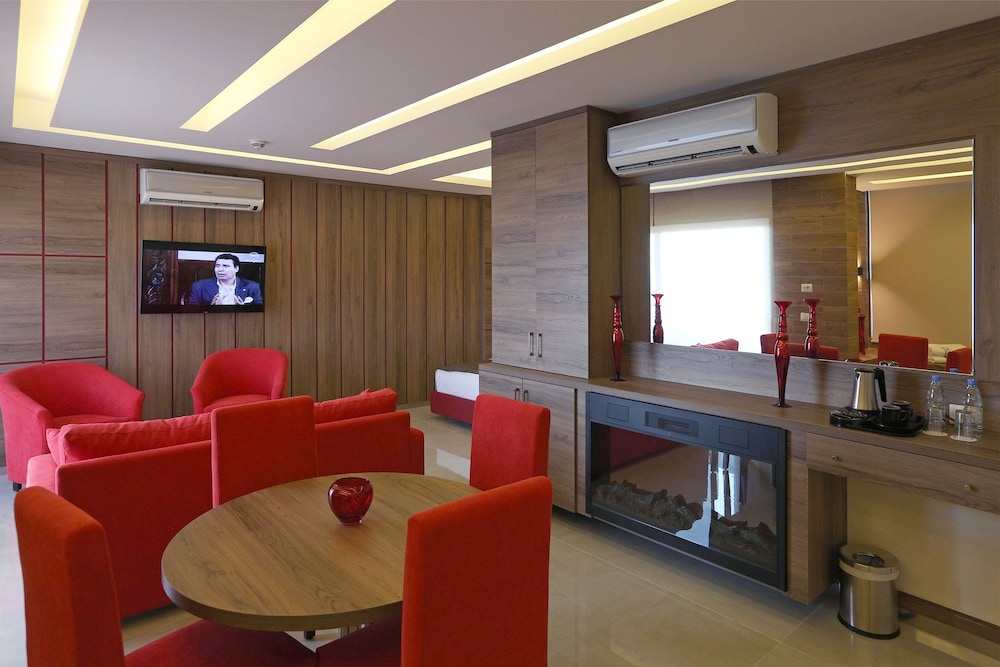 Ibiza hotel 24/50