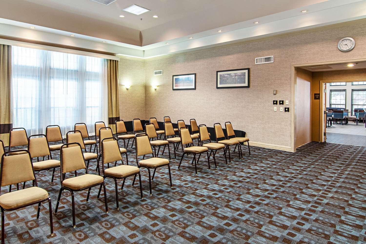 Comfort Suites NW Dallas Near Love Field 38/49