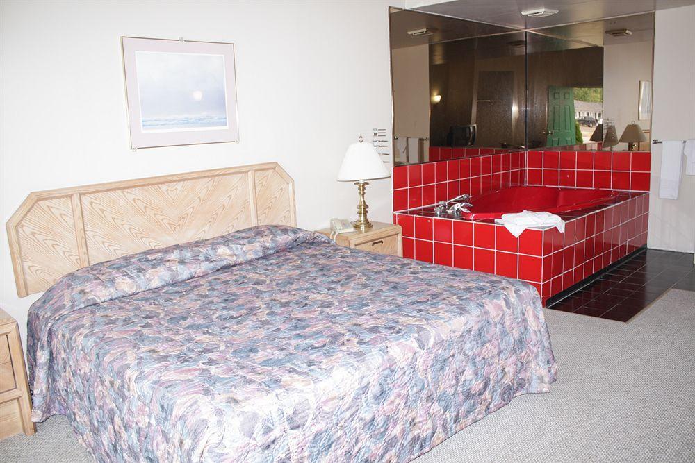 Tropicana Inn 10/30