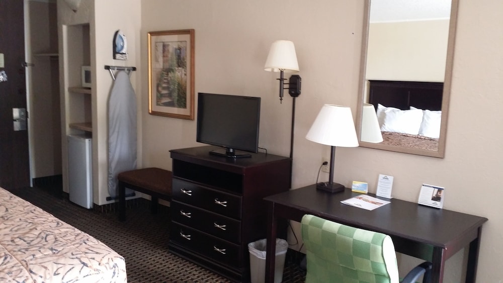 Days Inn By Wyndham Norman 14/21