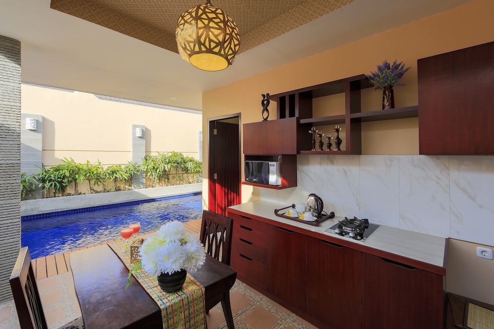 Flamingo Dewata Suite 84/87