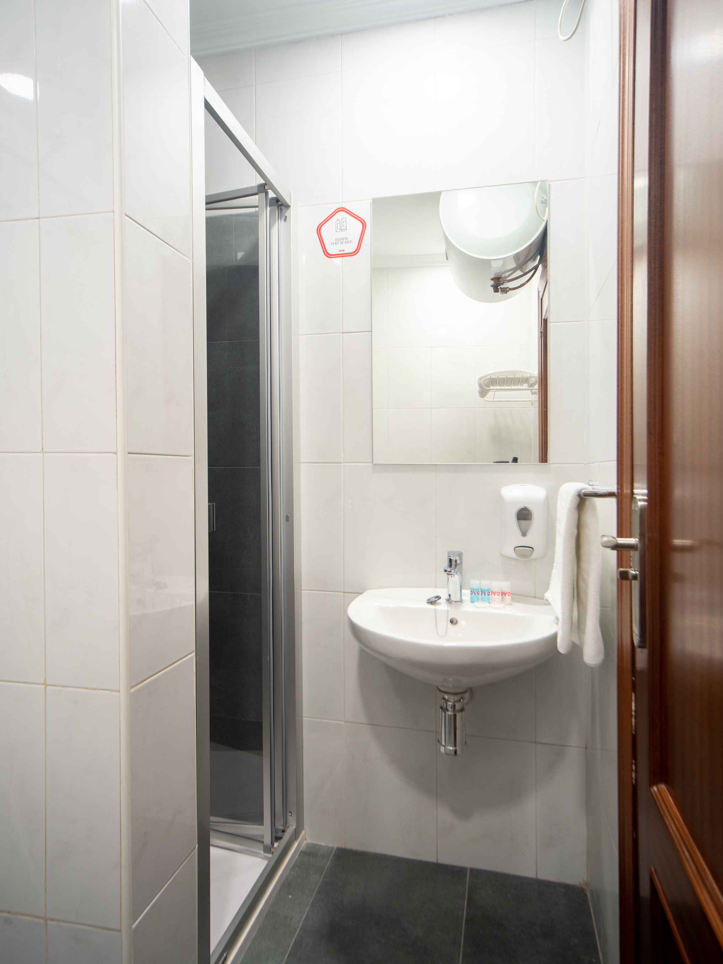 Hostal Uria 27/28