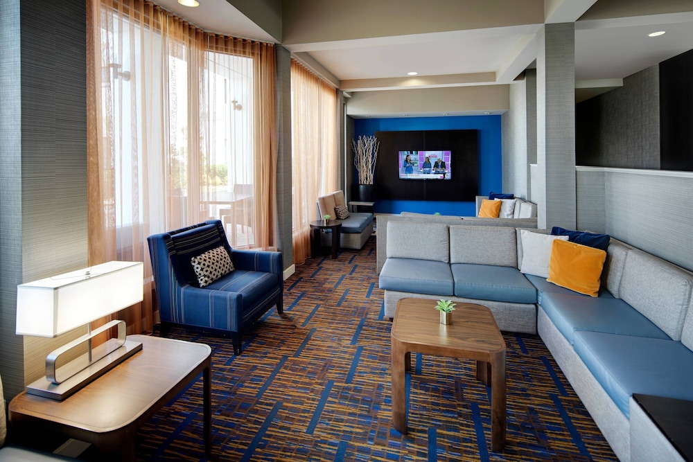 Courtyard Dallas Addison Midway 32/49