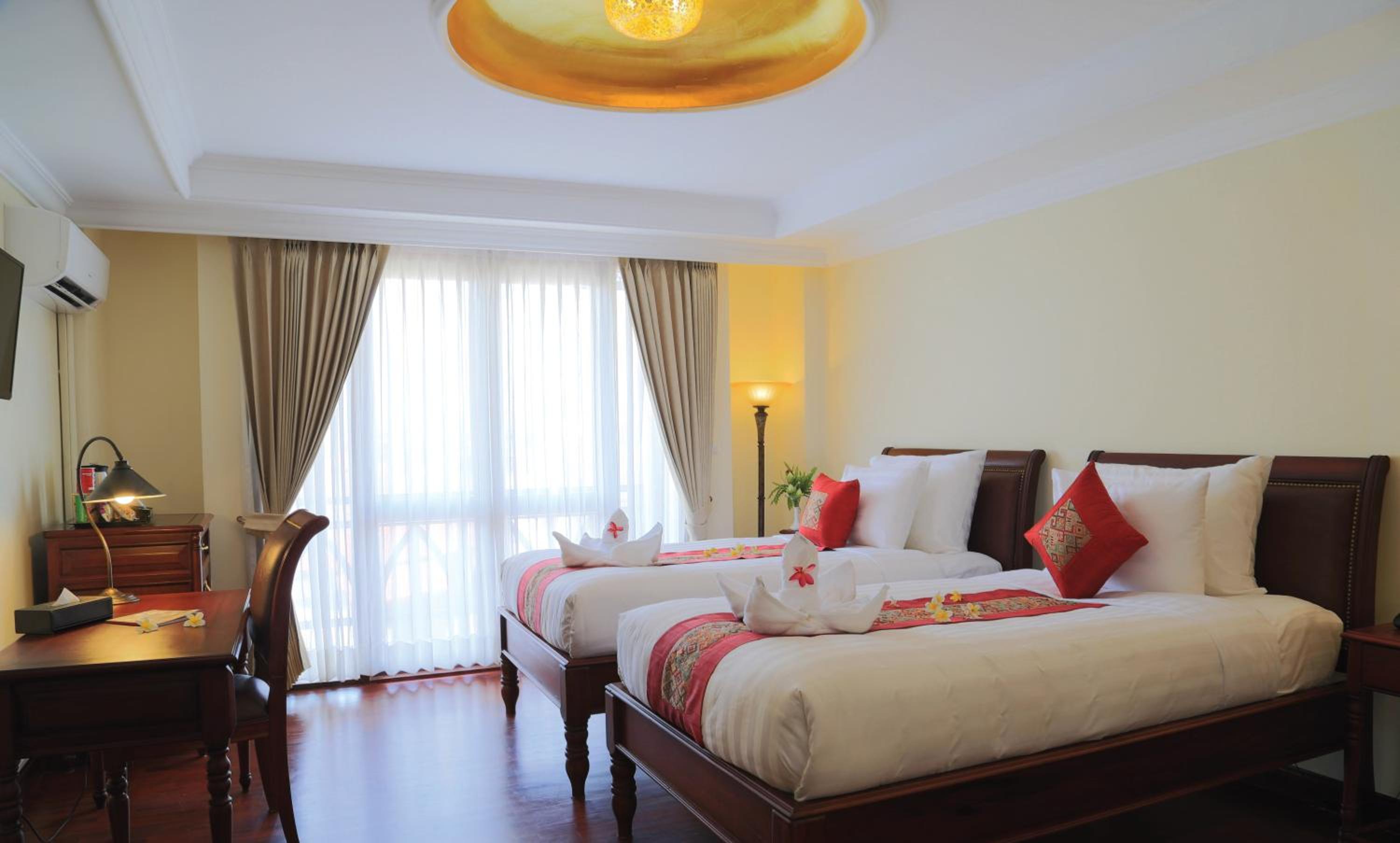 Superior, Twin Beds