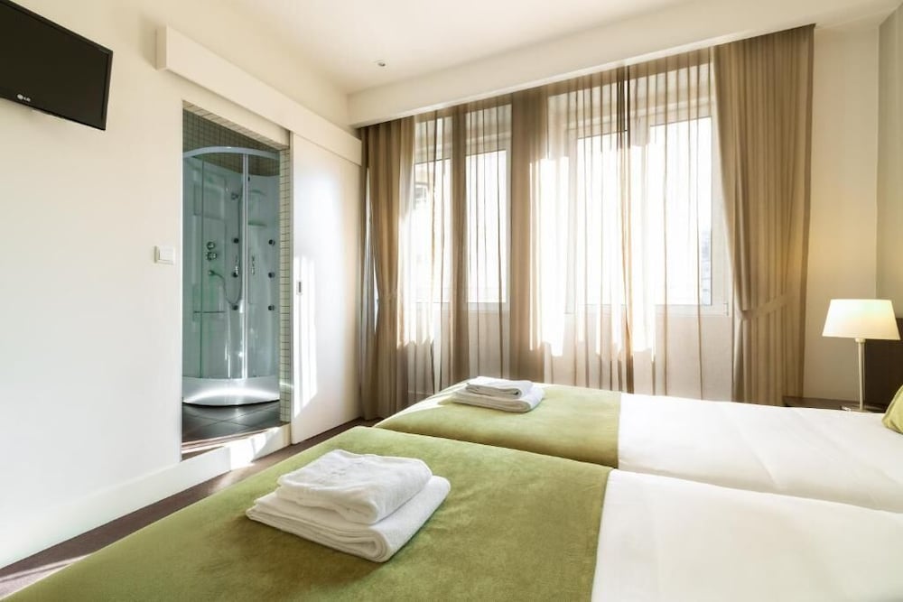 Riversuites 10/50