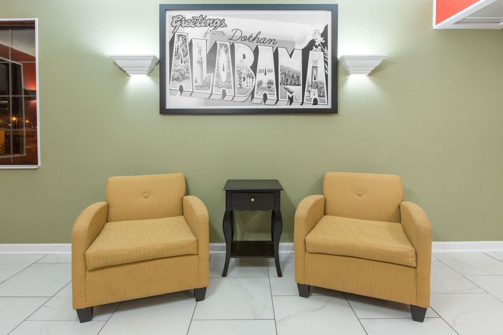 Super 8 by Wyndham Dothan 19/26