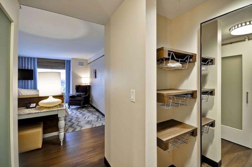 Hilton Garden Inn Detroit Troy 45/79