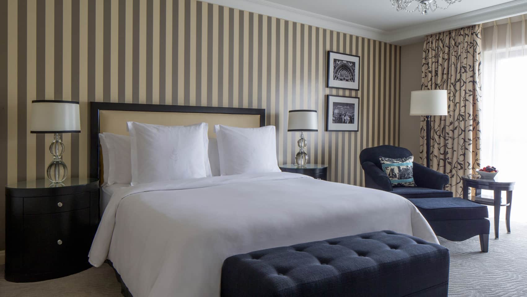 Room, King Bed