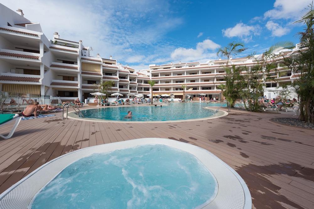 PALOMA BEACH APARTMENTS 4/57