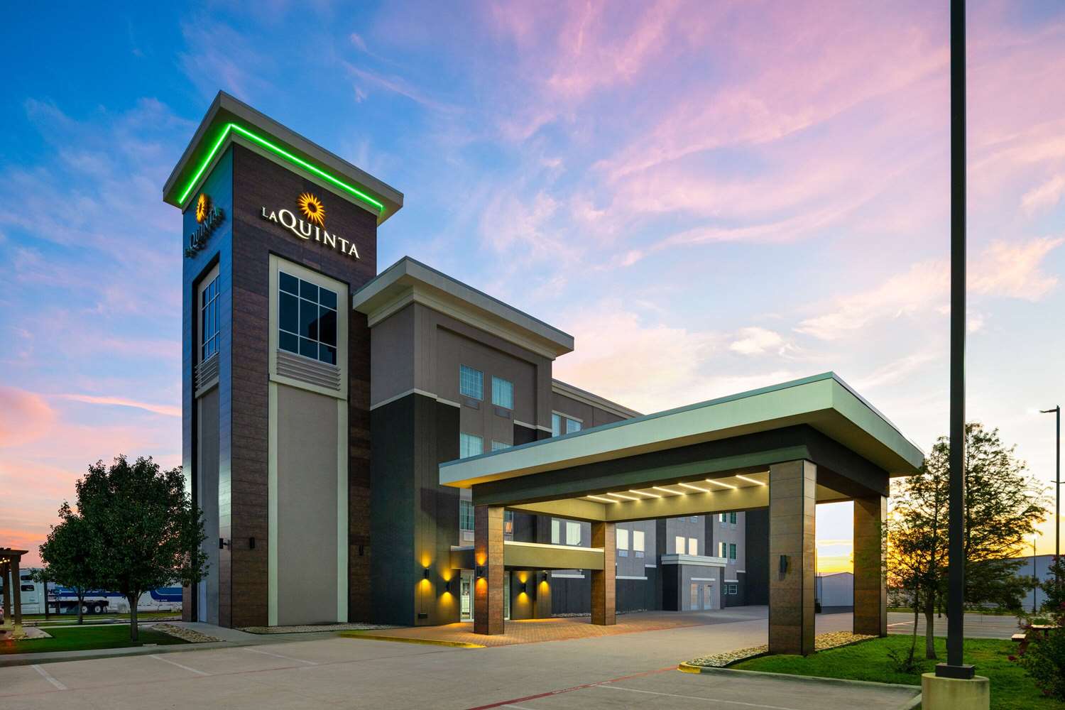 La Quinta Inn & Suites by Wyndham Denton - University Drive 4/41