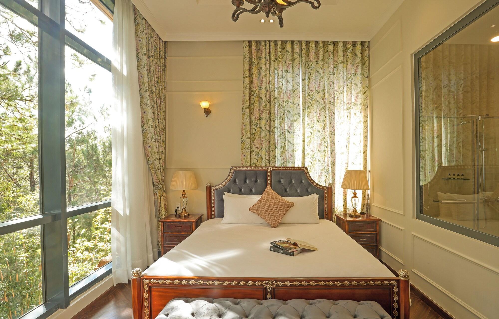 3 Bedrooms, Master, Large, Garden View