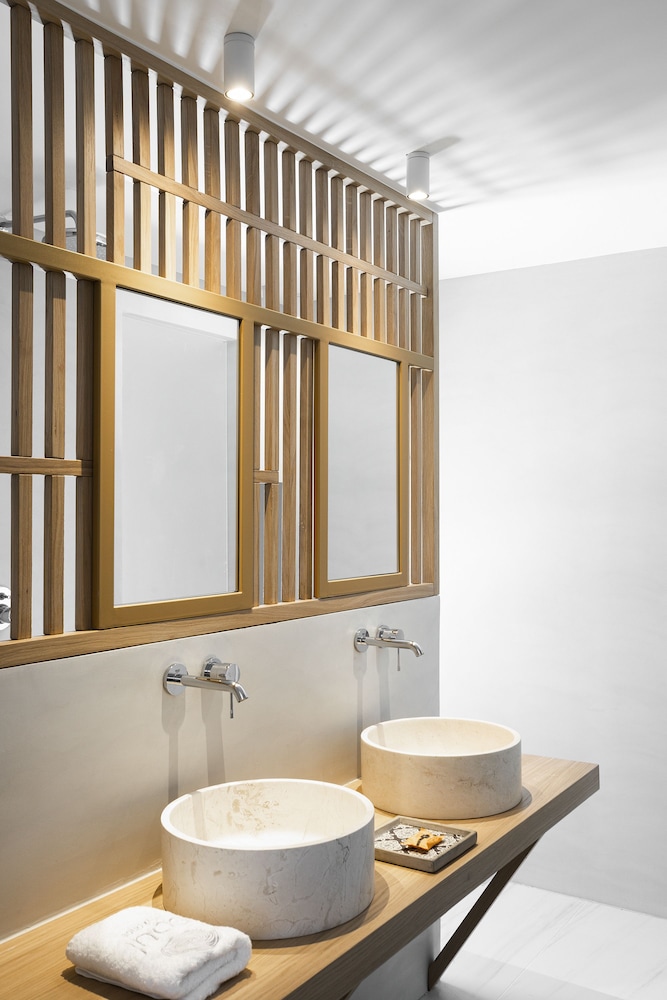 Mykonos Soul Luxury Suites 50/50