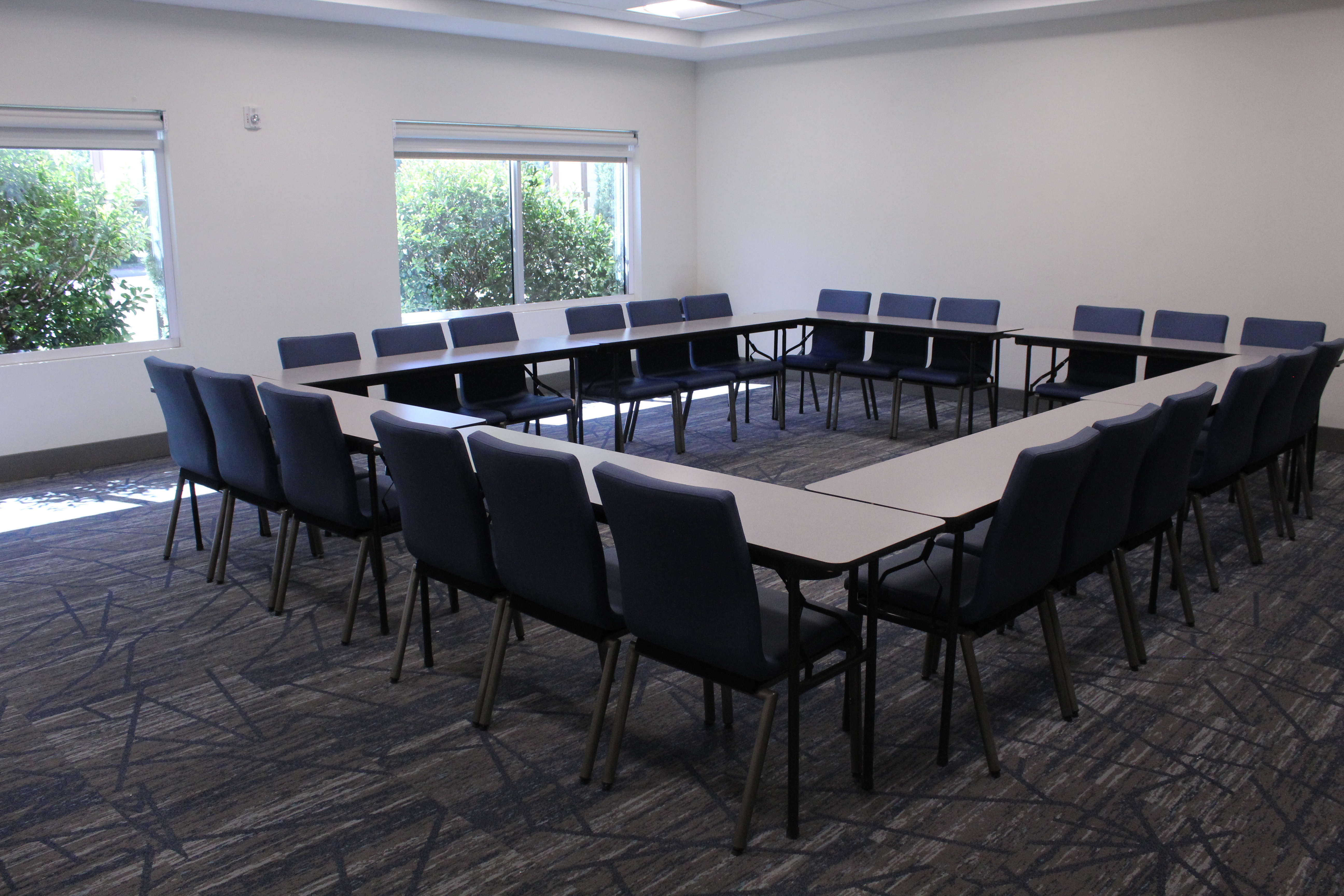 Holiday Inn Express & Suites Roswell 62/68