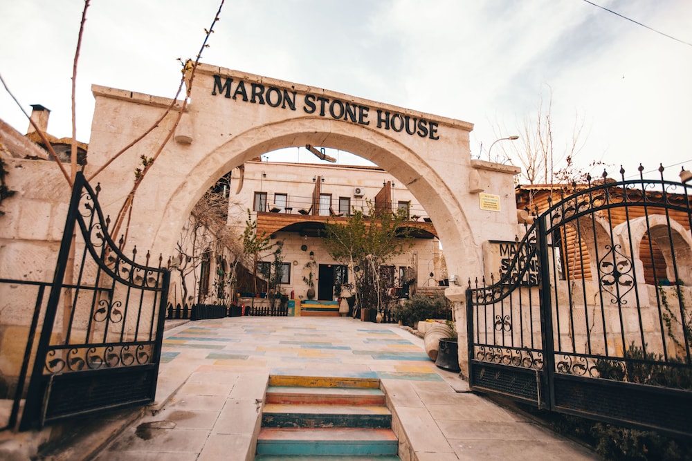 Maron Stone House 44/50