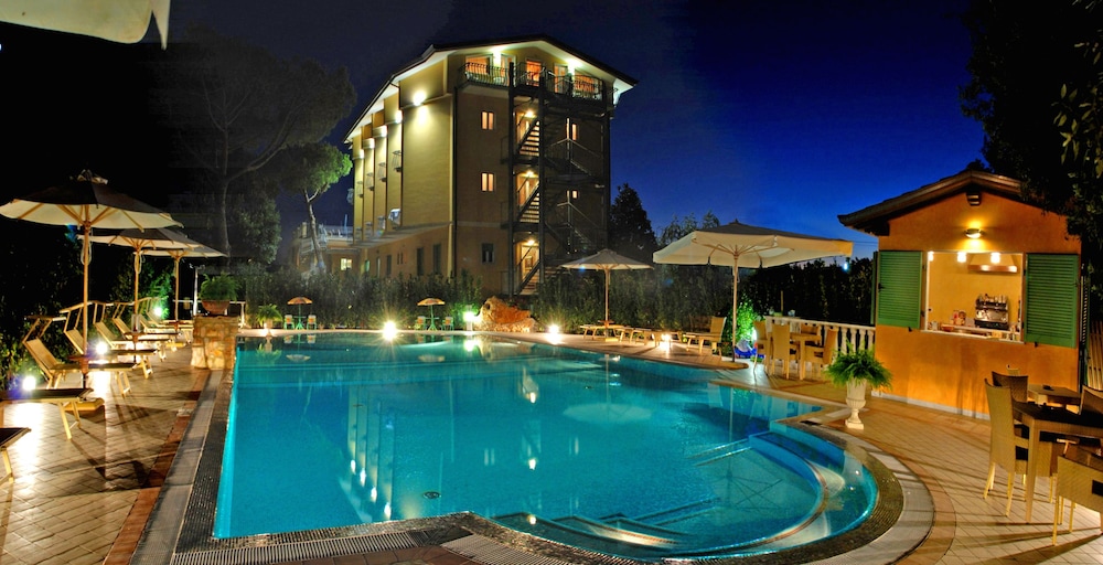 Hotel Villa Tiziana 7/50